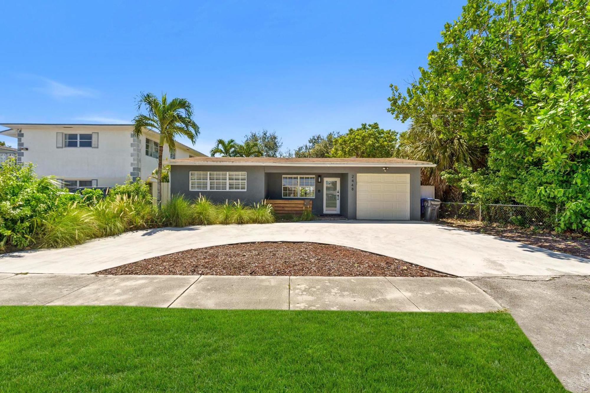 Holiday home Style Home- Near Beach/ Hot Tub! Hollywood
